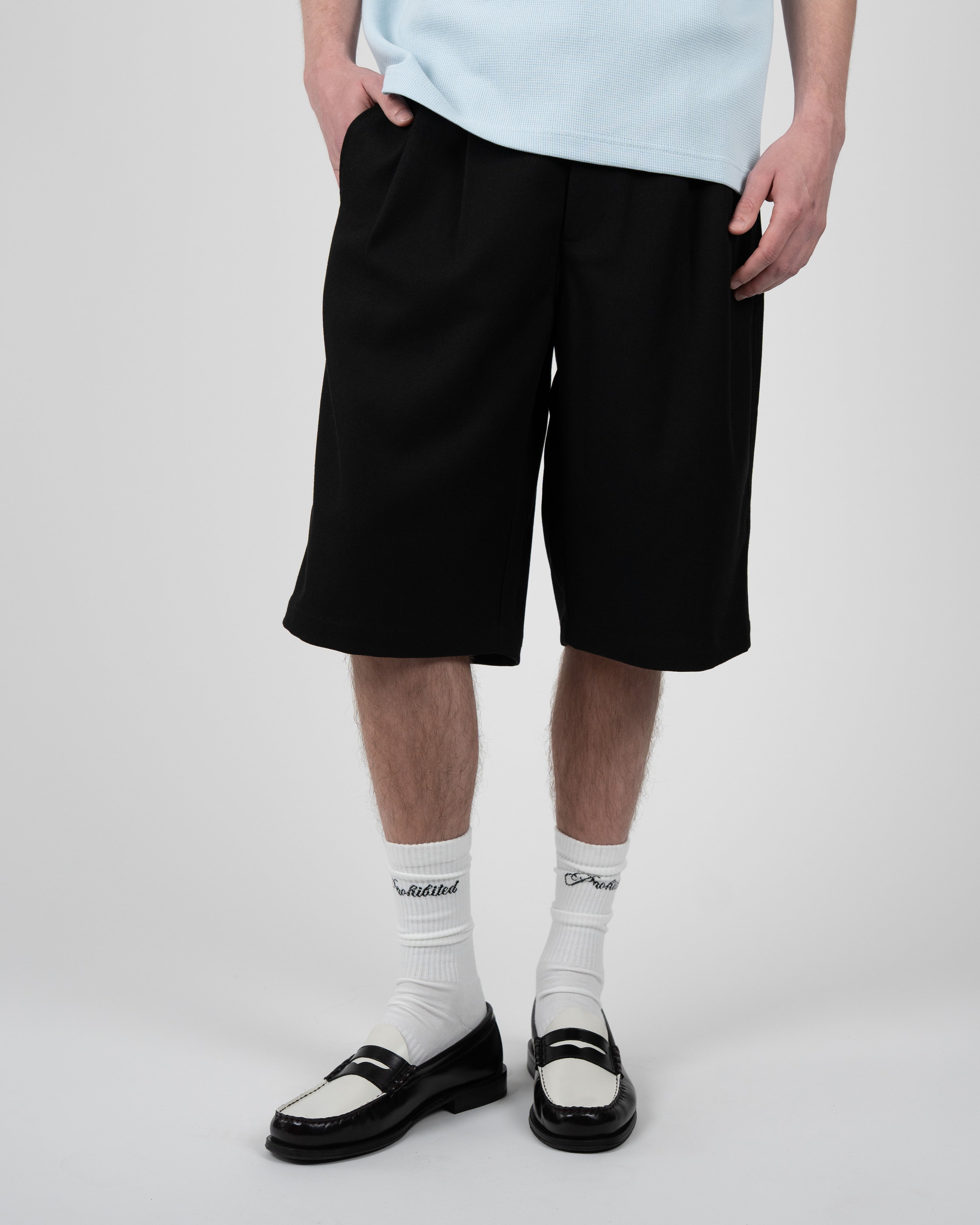 Newport Pleated Shorts Black