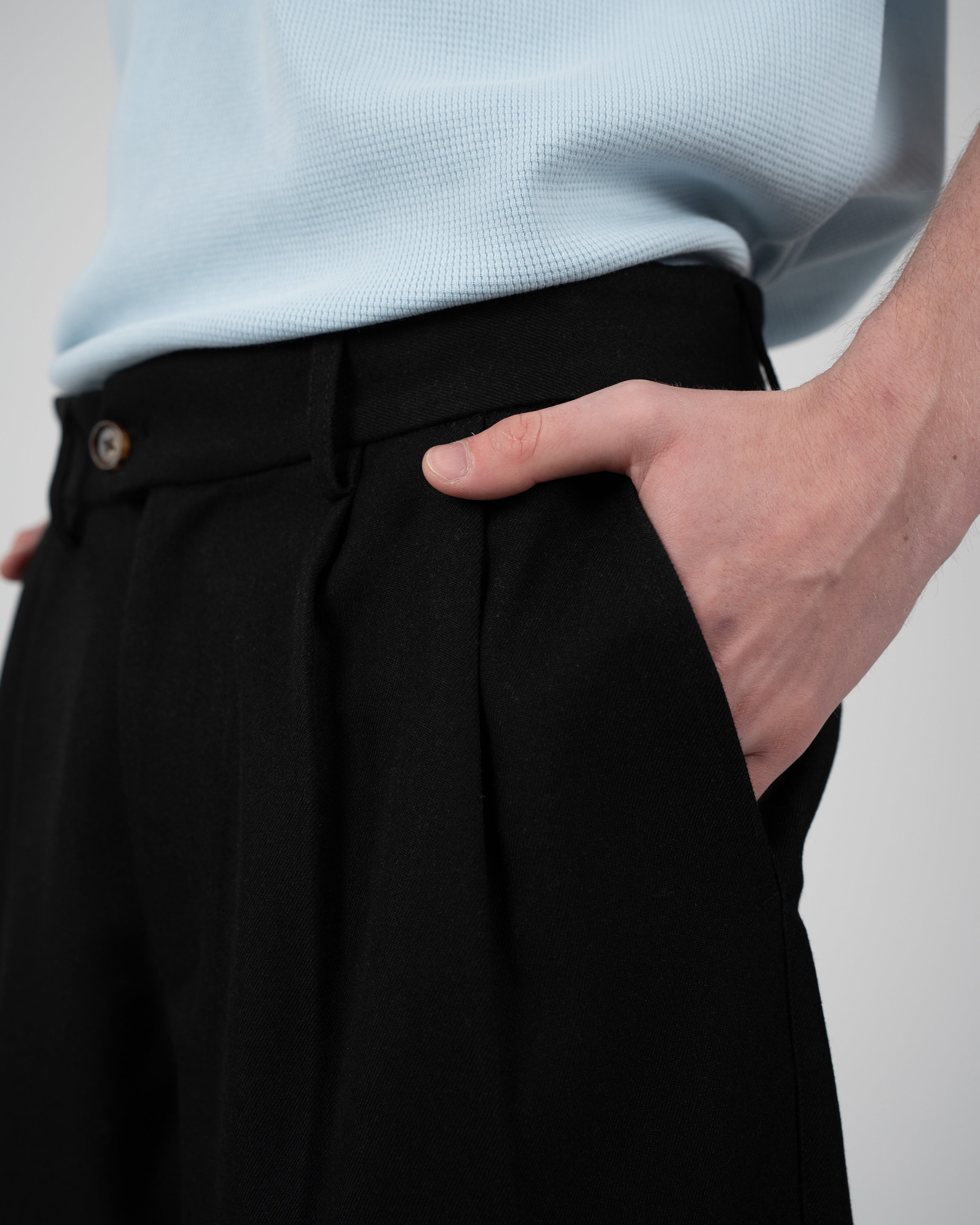 Newport Pleated Shorts Black