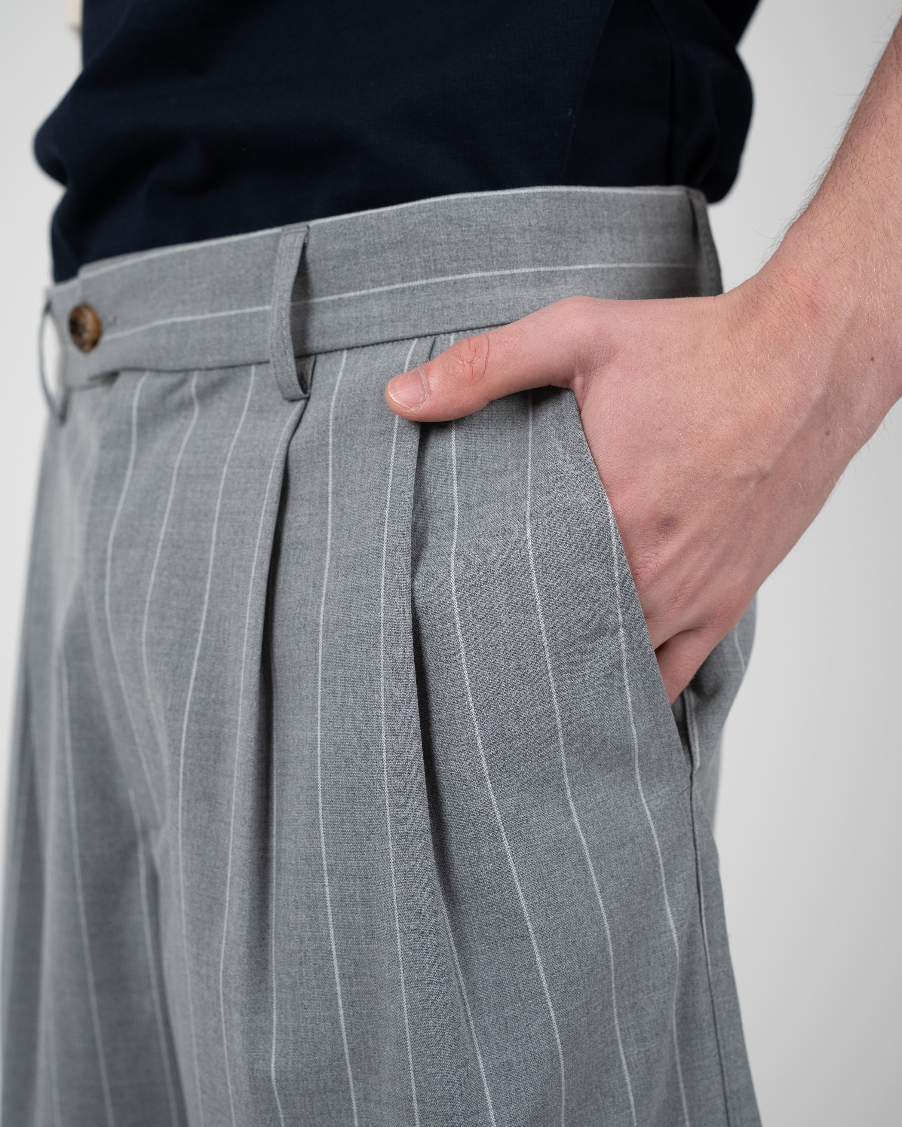 Newport Pleated Shorts Grey