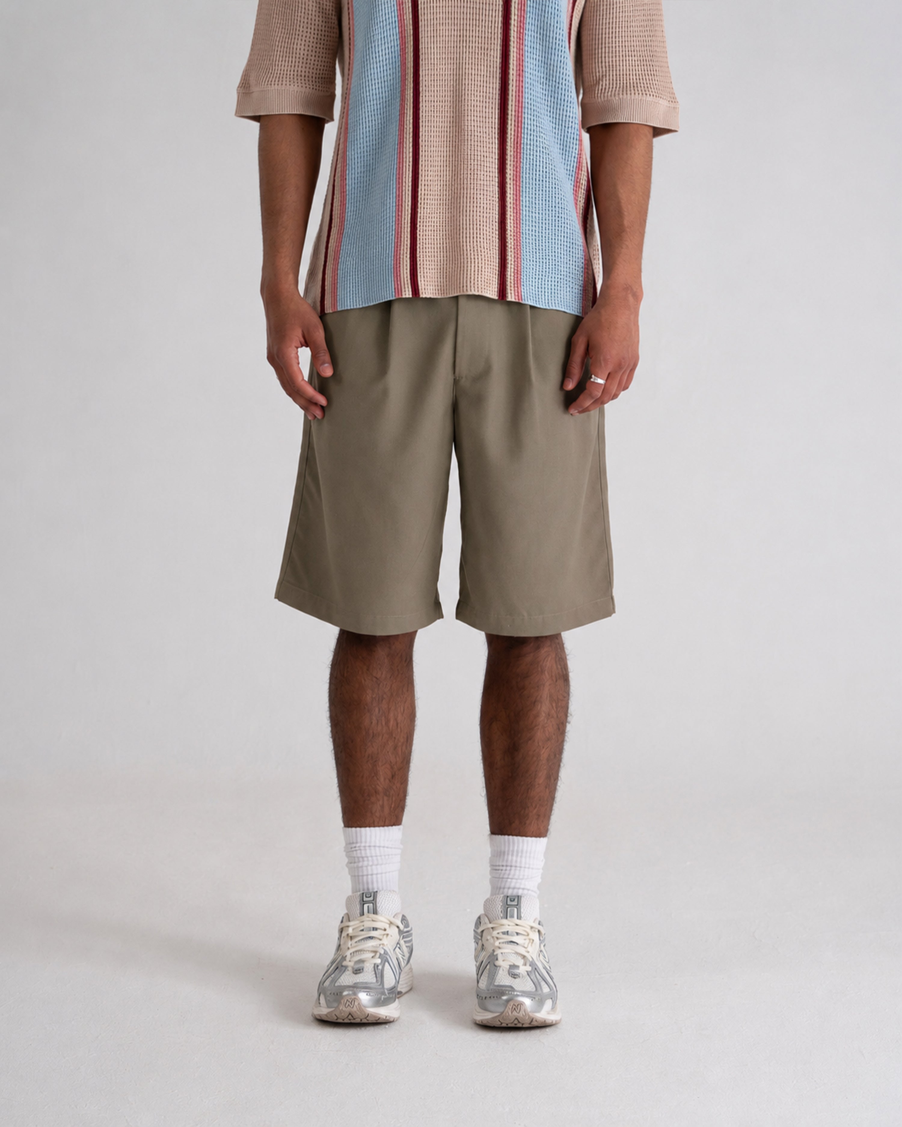 Pleated Shorts Khaki