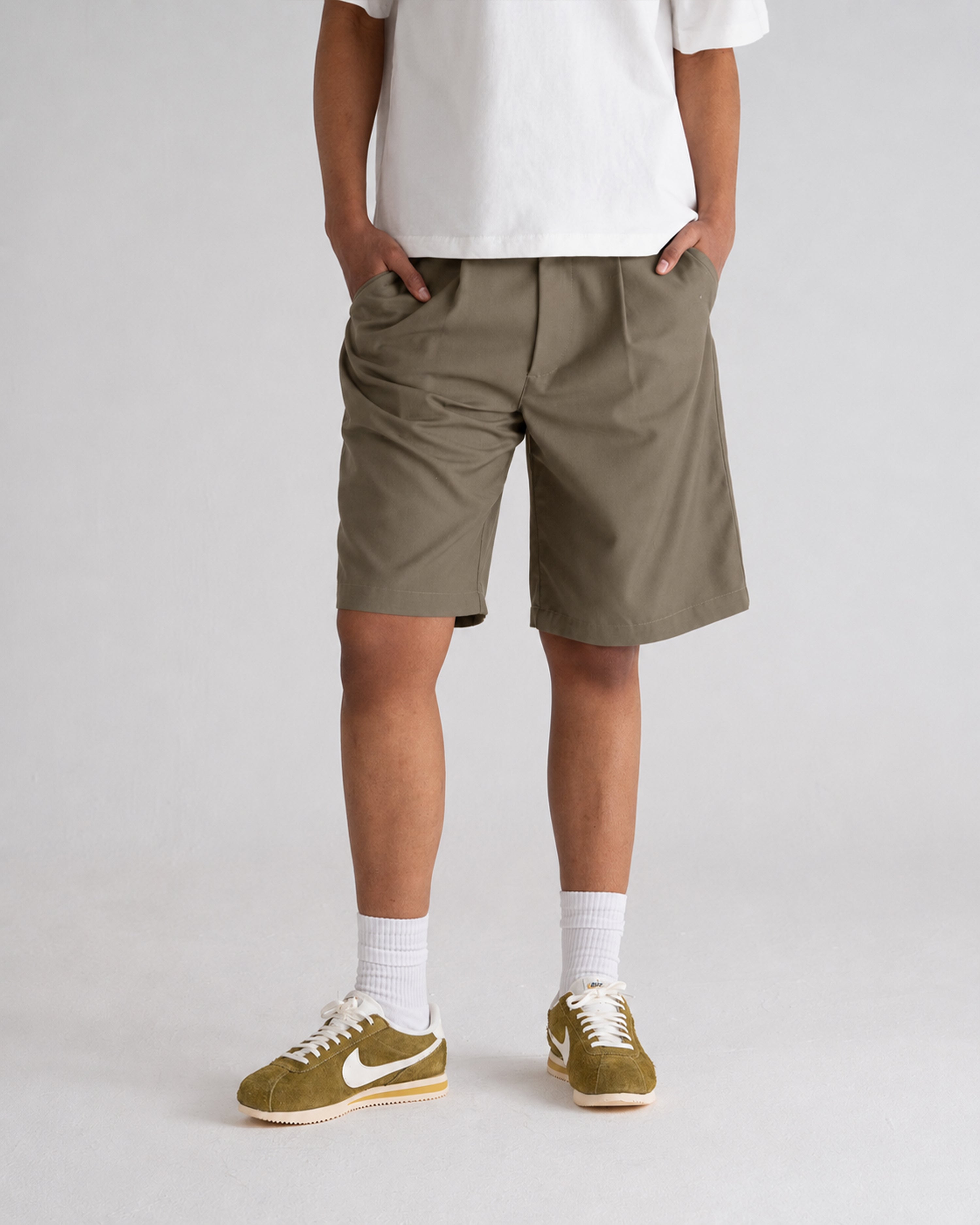 Pleated Shorts Khaki