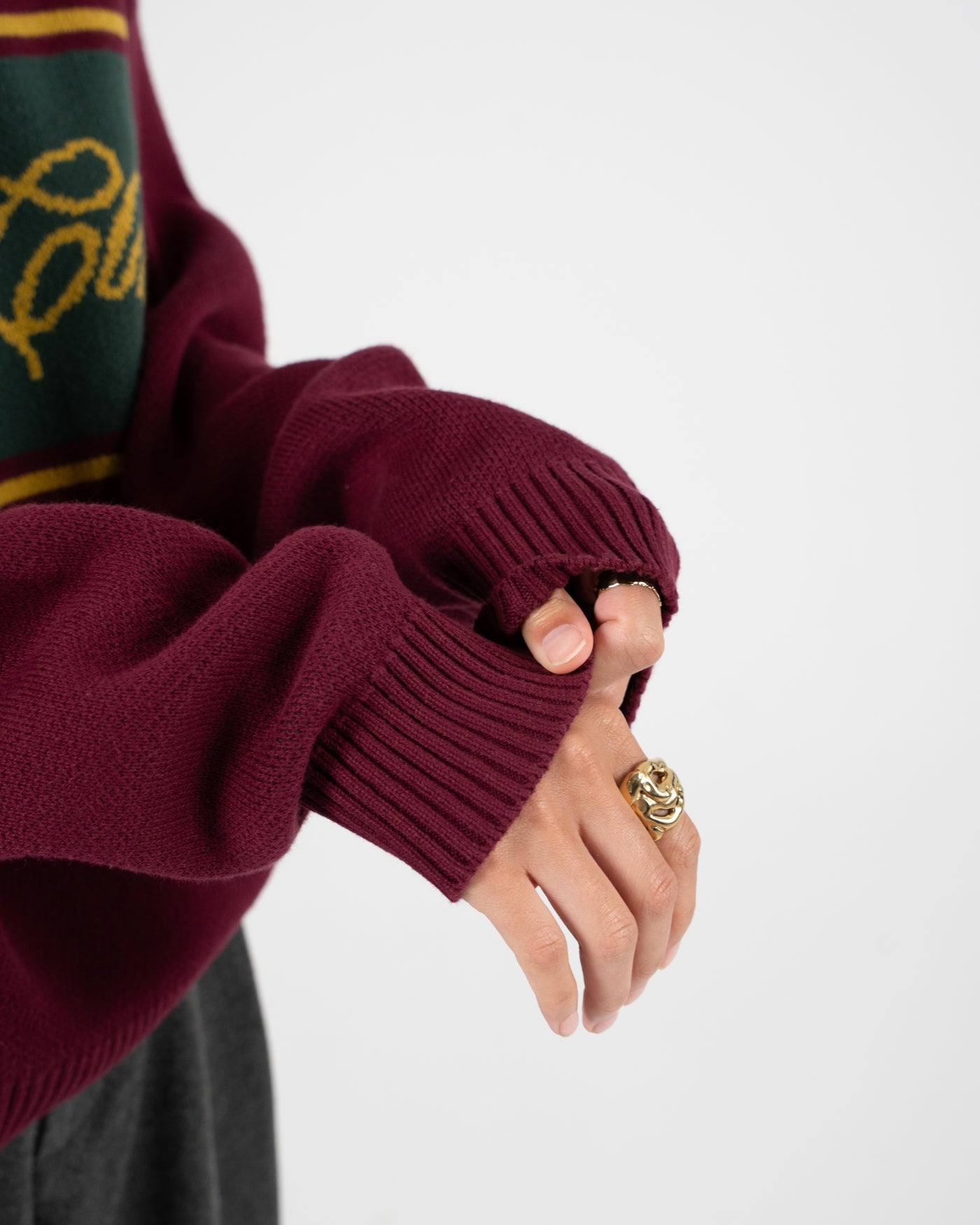 Contrast SC Knit Sweater | Bordeaux