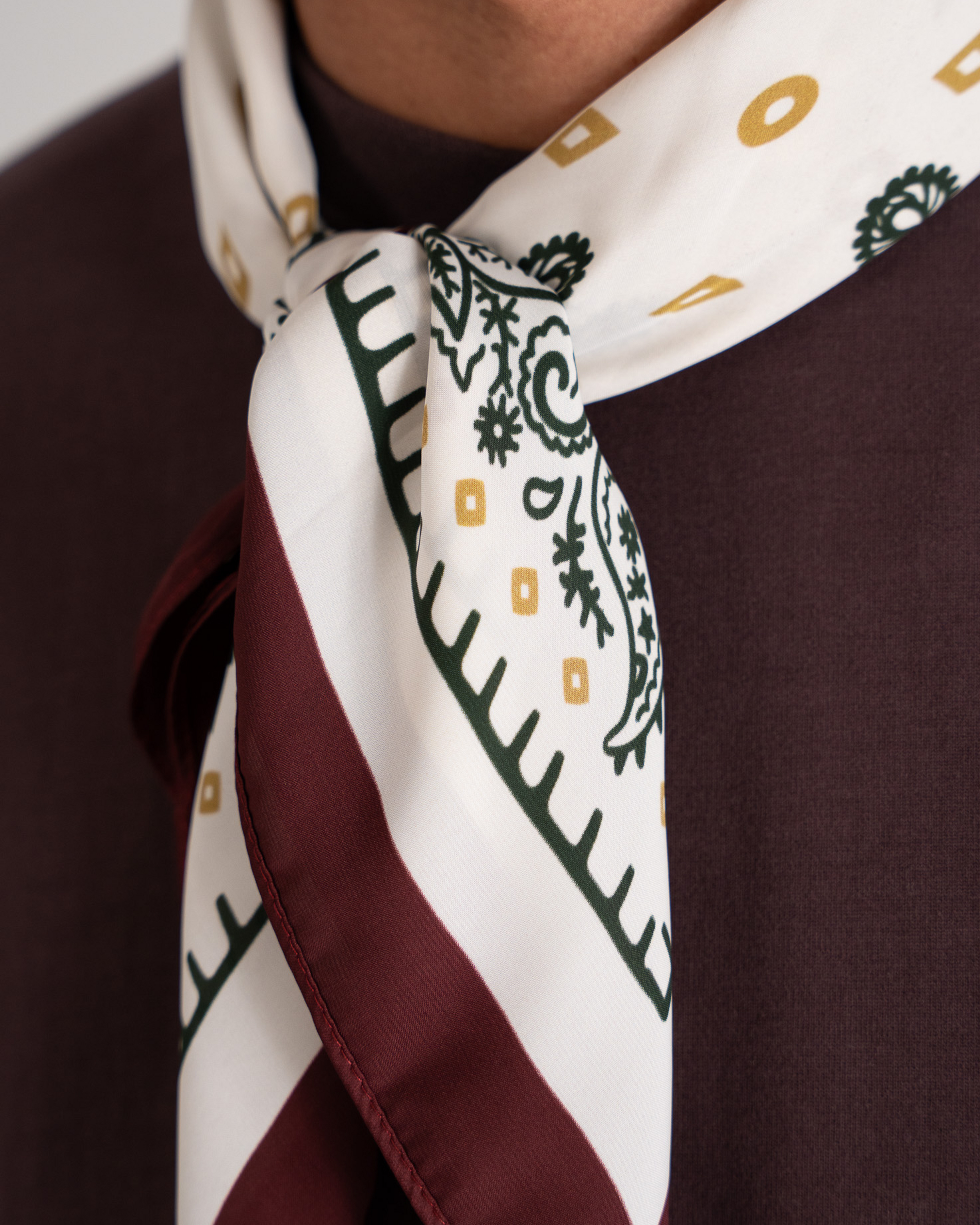 Escapism Scarf Bordeaux