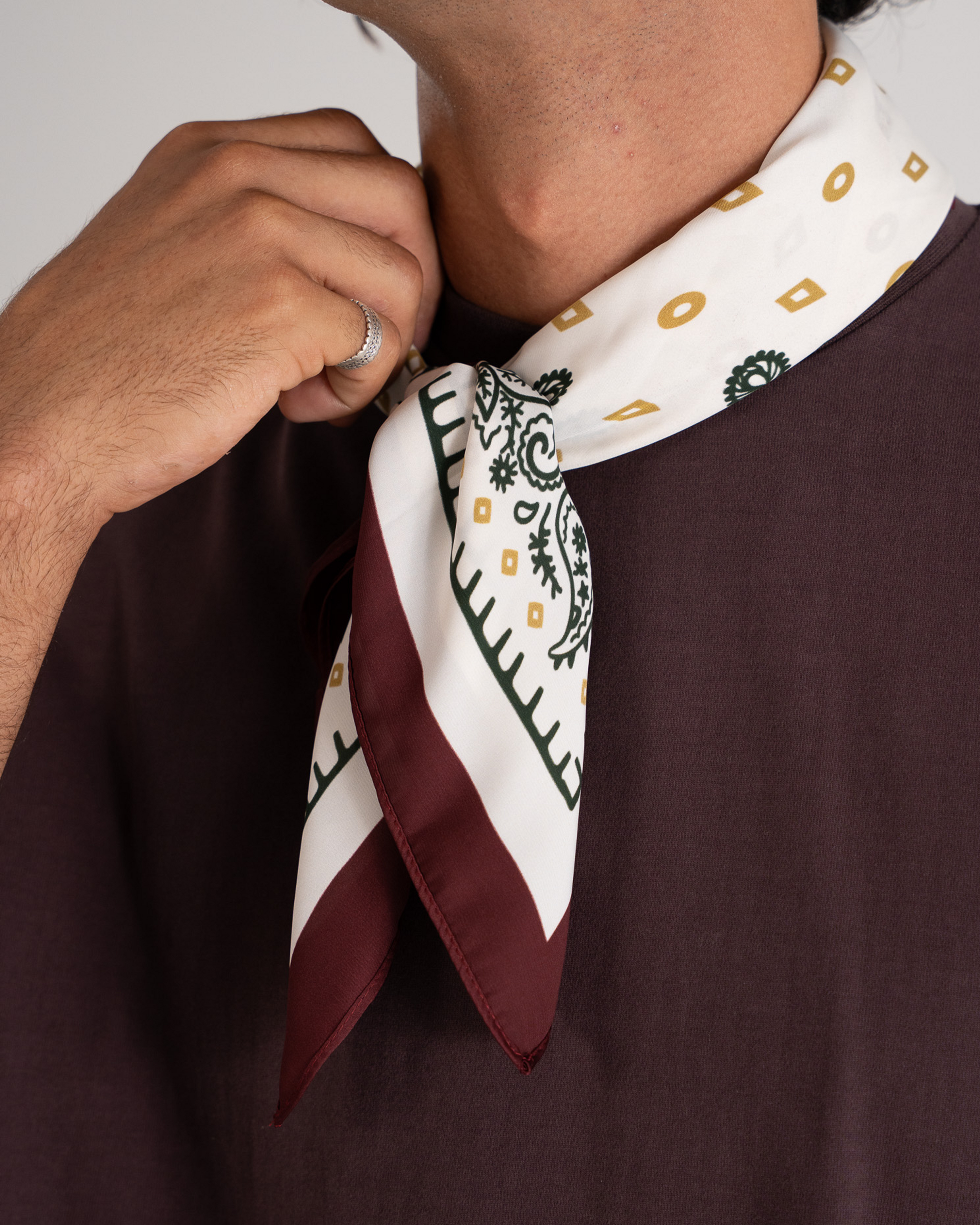 Escapism Scarf Bordeaux