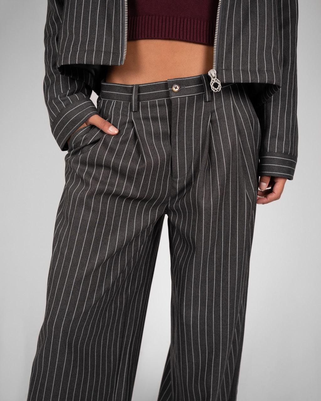 Decade Pleated Pants | Dark Grey