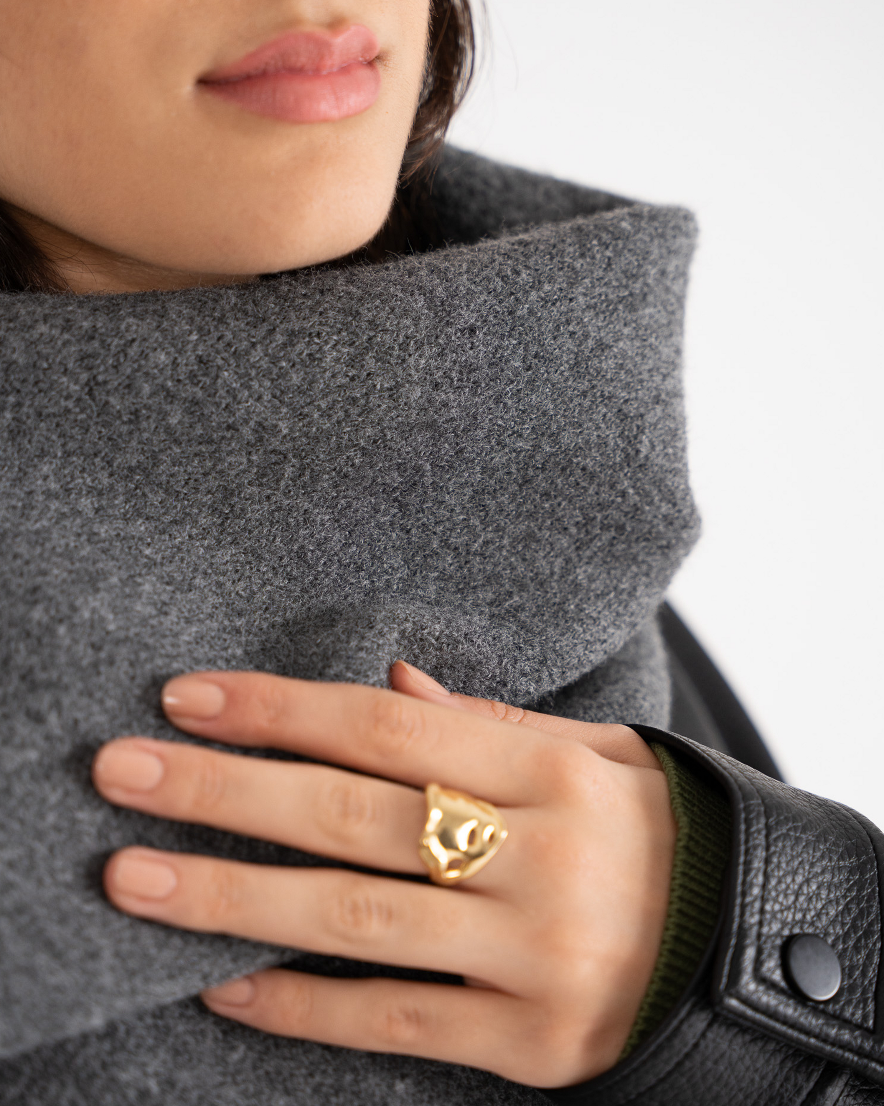 Legacy Scarf Grey