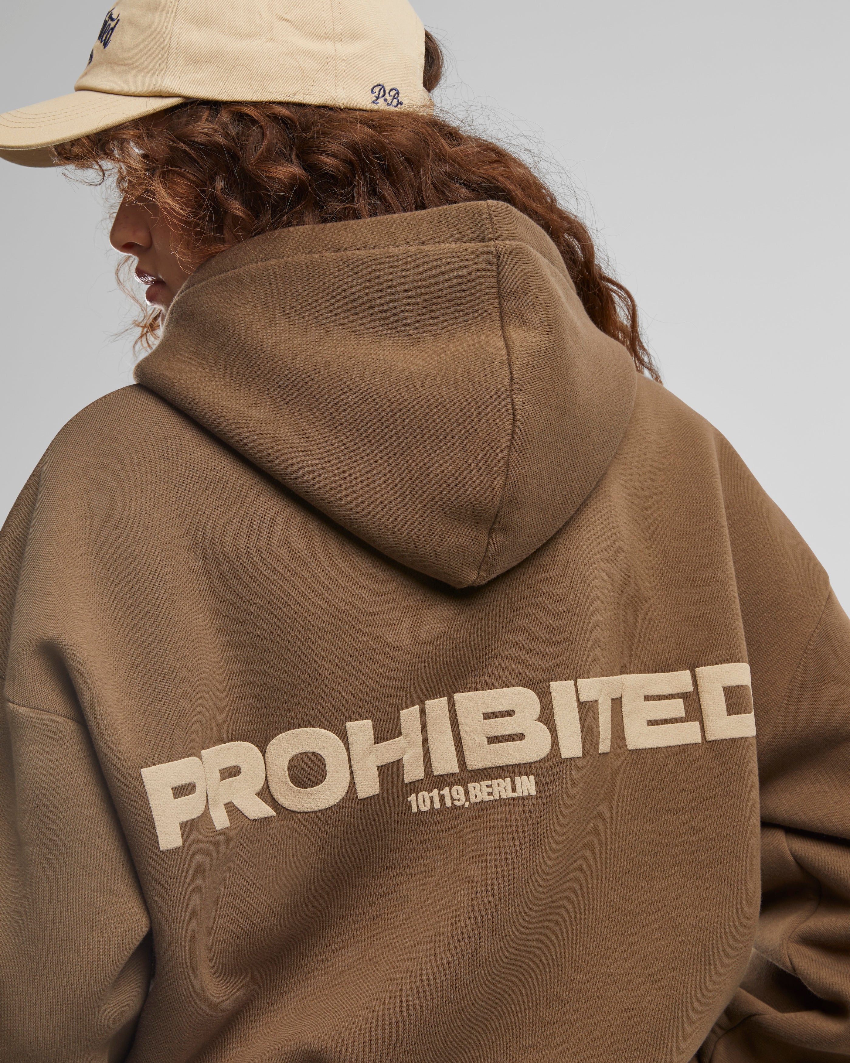 10119 Zip-Hoodie Mokka – Prohibited