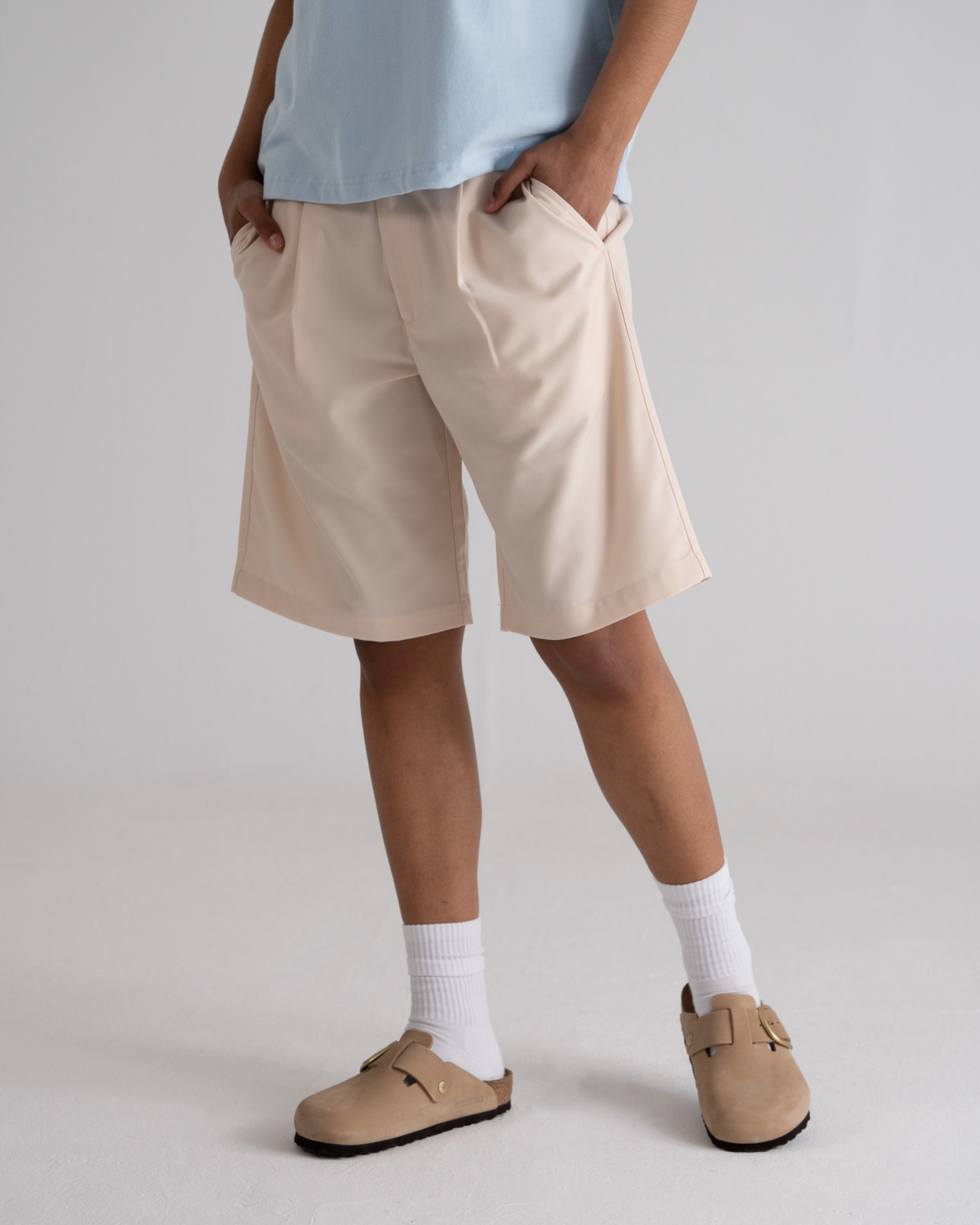 Pleated Shorts Cream