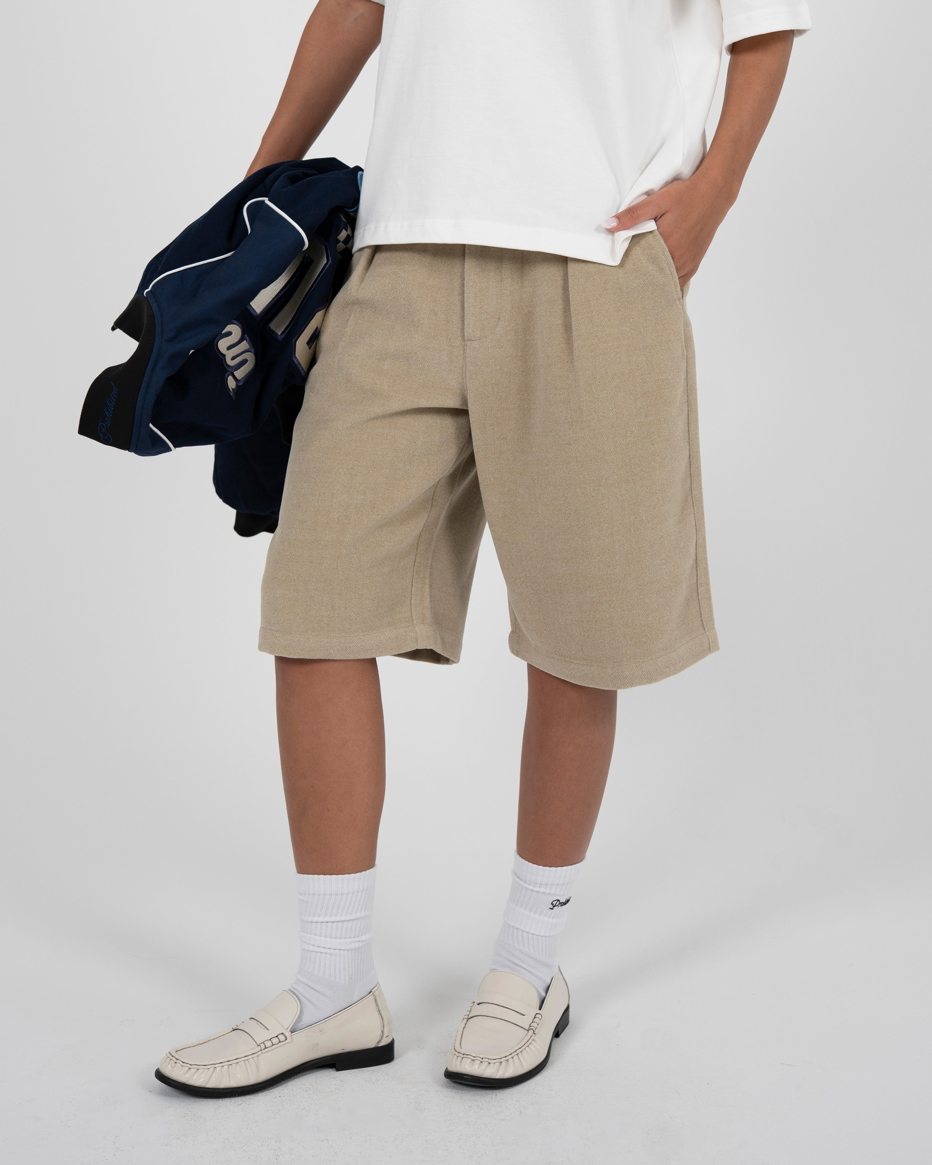 Podium Pleated Shorts Cream