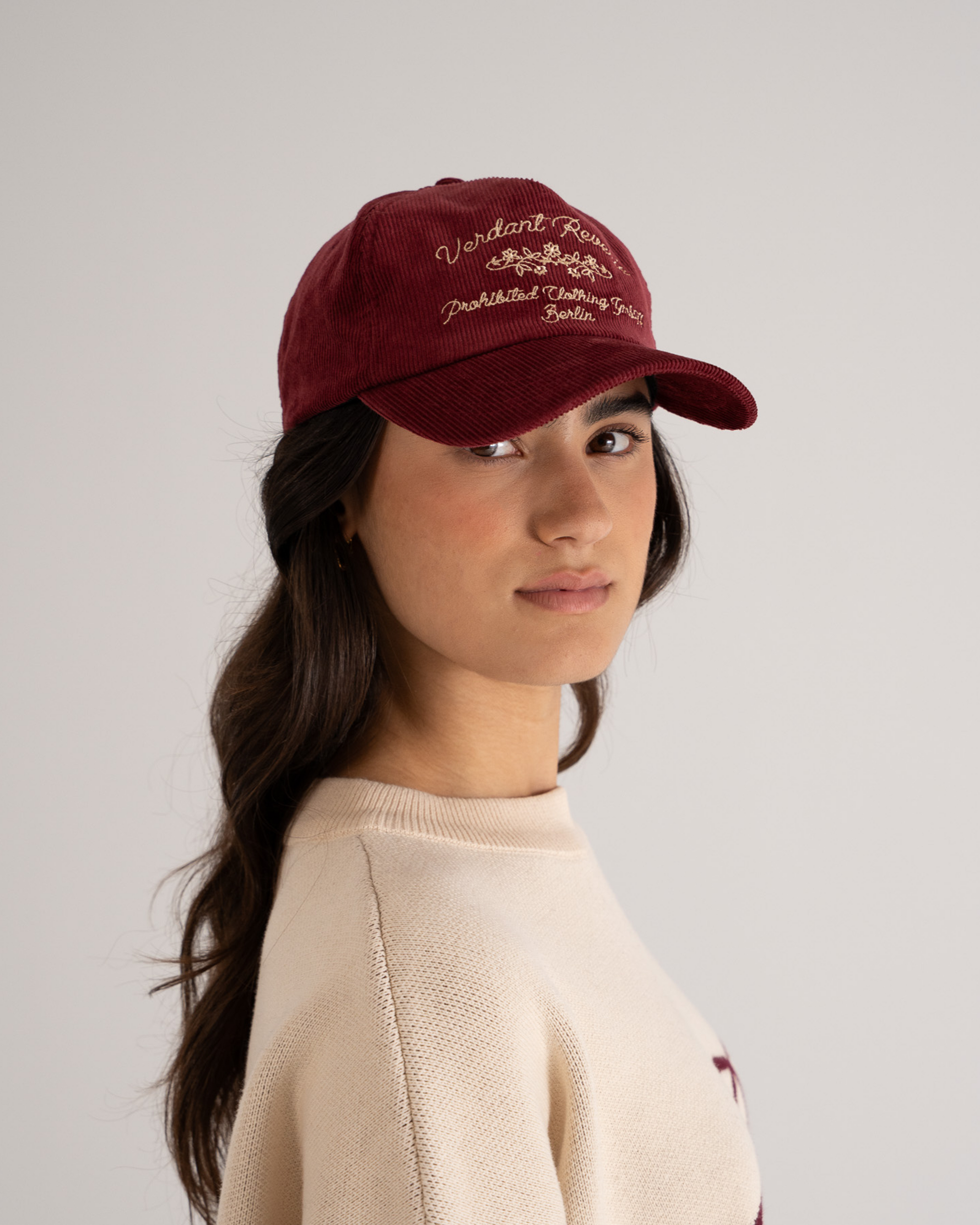 Verdant Reverie Cap Bordeaux