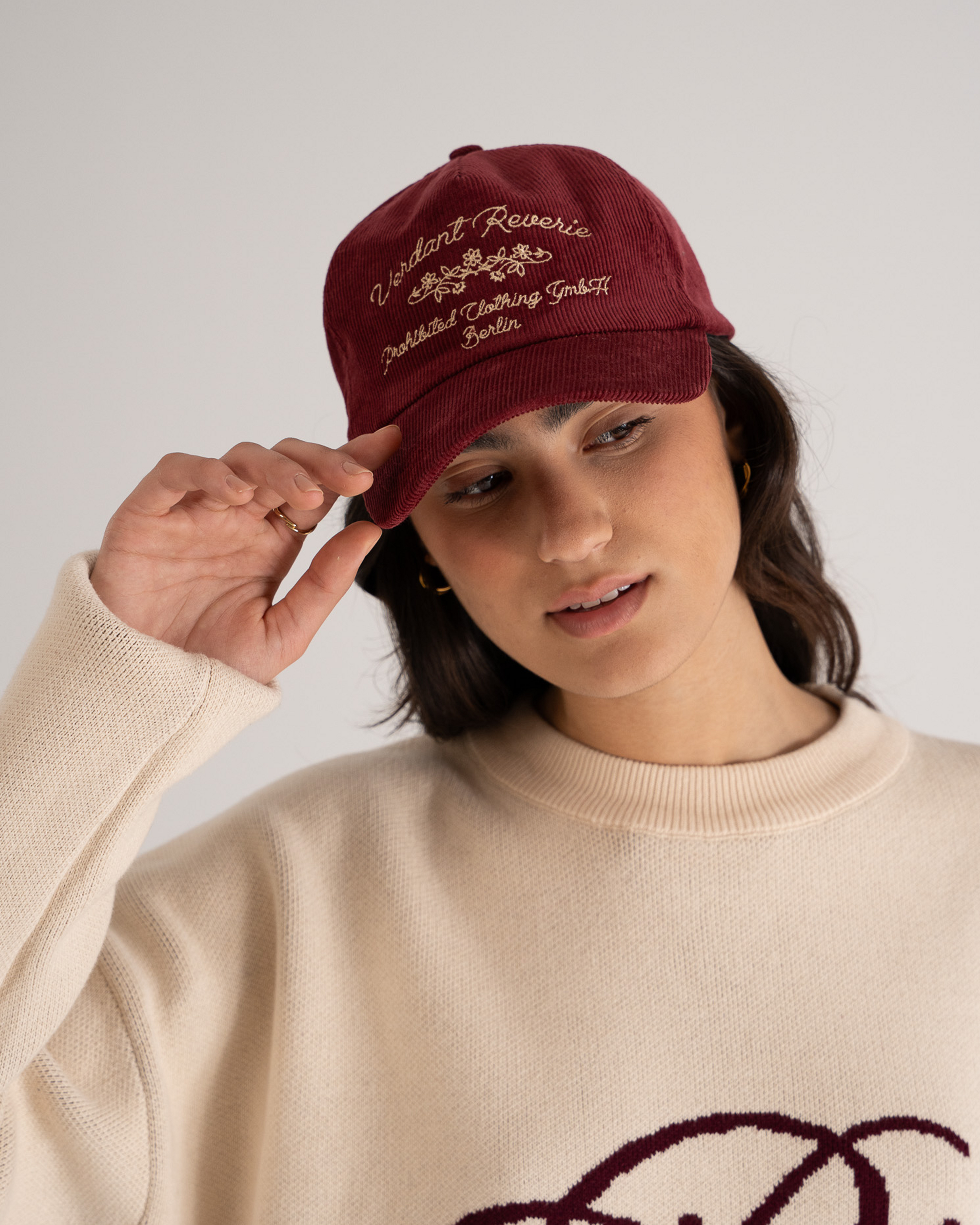 Verdant Reverie Cap Bordeaux